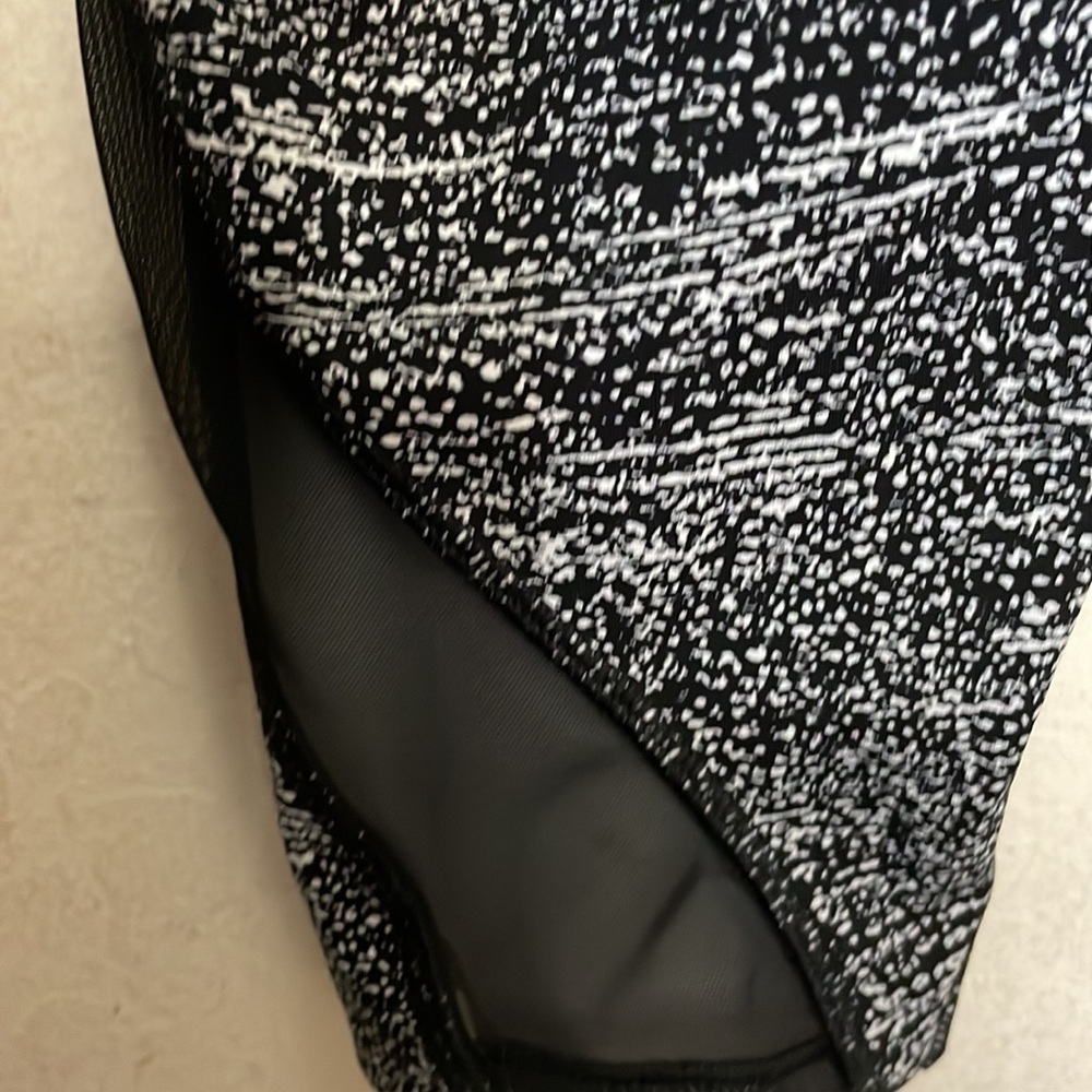 Lululemon Pace Perfect Crop (17") Air Time White Black/Black Size 4 - Picture 4 of 8